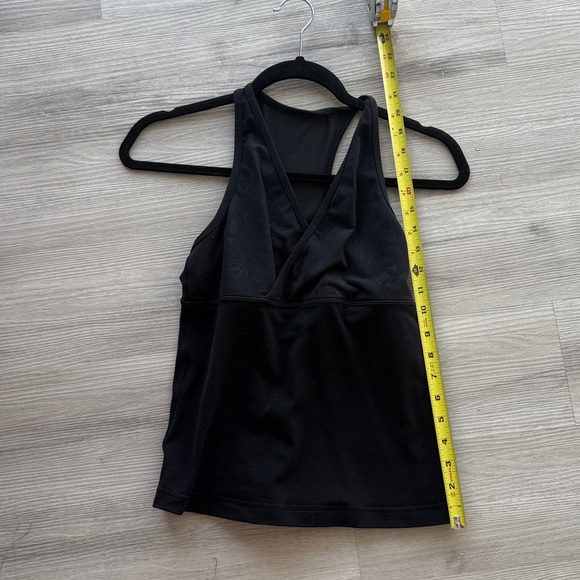 Lululemon tank size 2 - Picture 7 of 9